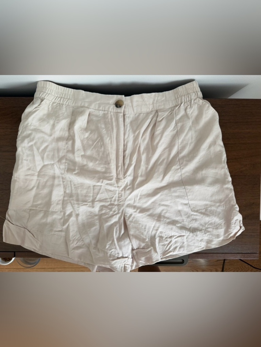 APRICOT Soft Cream High-Rise Shorts